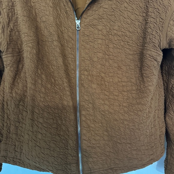 Lululemon Women's Textured Jacket - Picture 4 of 8